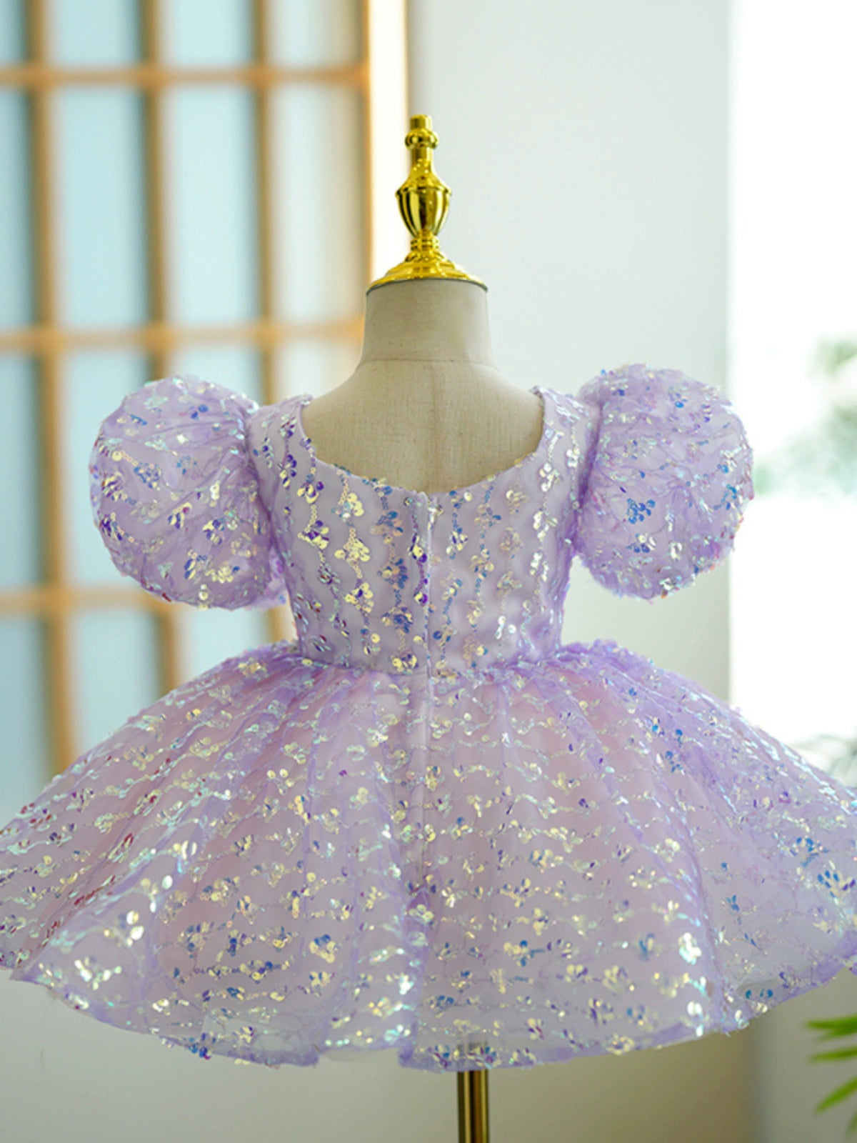 Lavender Sequin V-Neck Flower Girl Ball Gown Dress – Knee-Length Princess Style