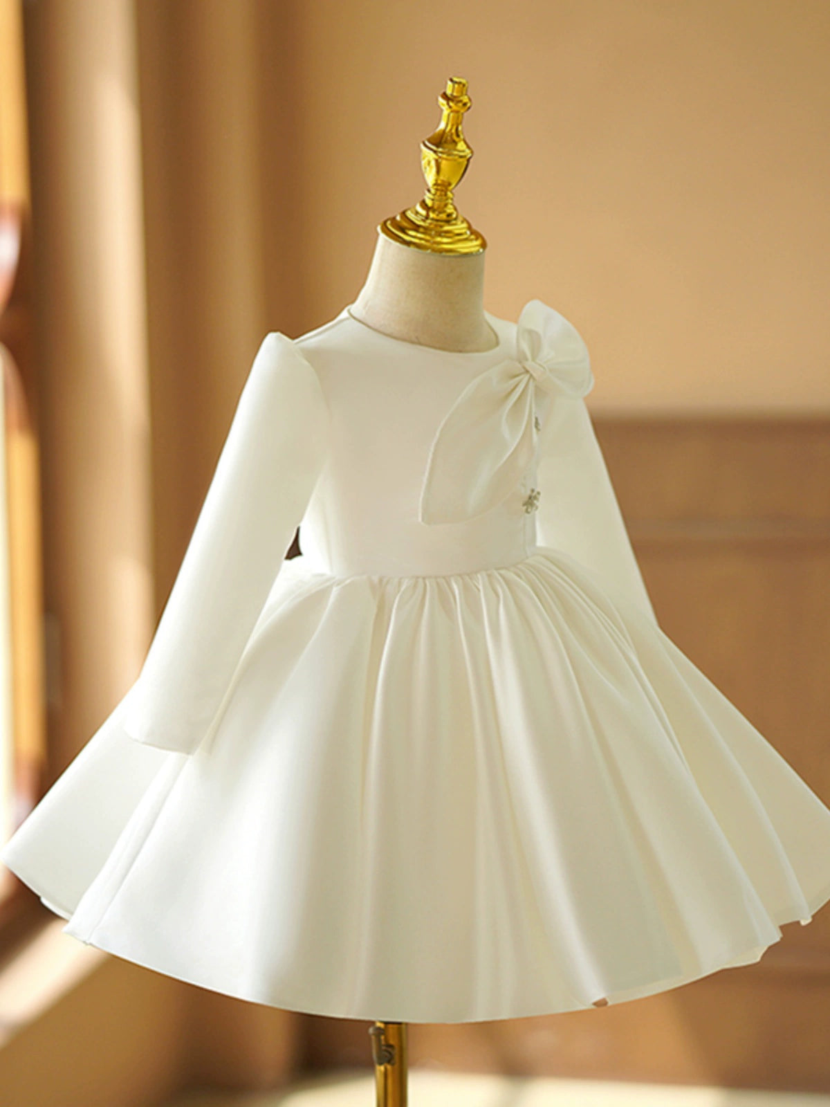 Princess White Satin Back Zip Baptism Bow(s) Long Sleeve Round Flower Girl Dress