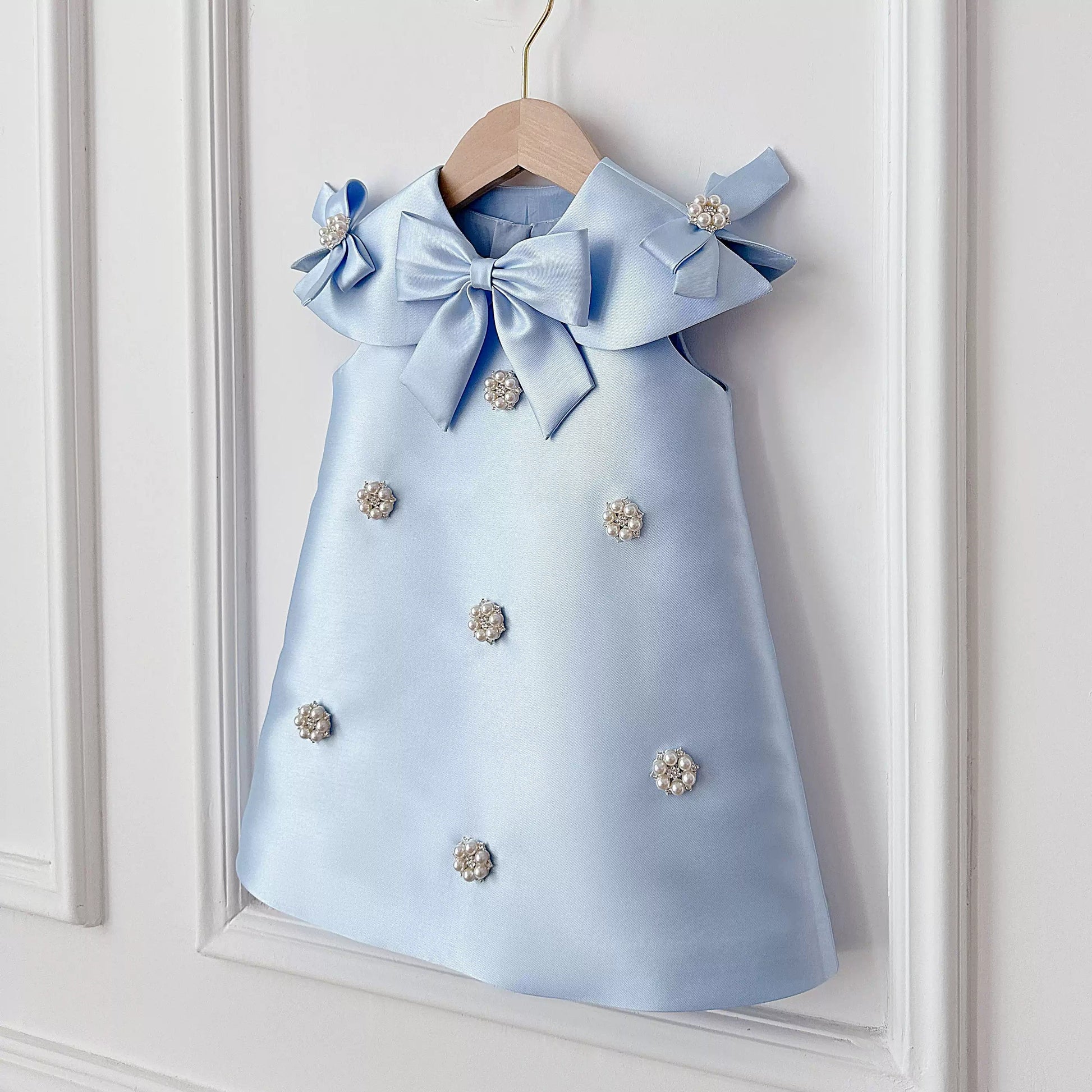 Cute A-Line Tea-Length Girls Party Dress with Beads and Bowknot